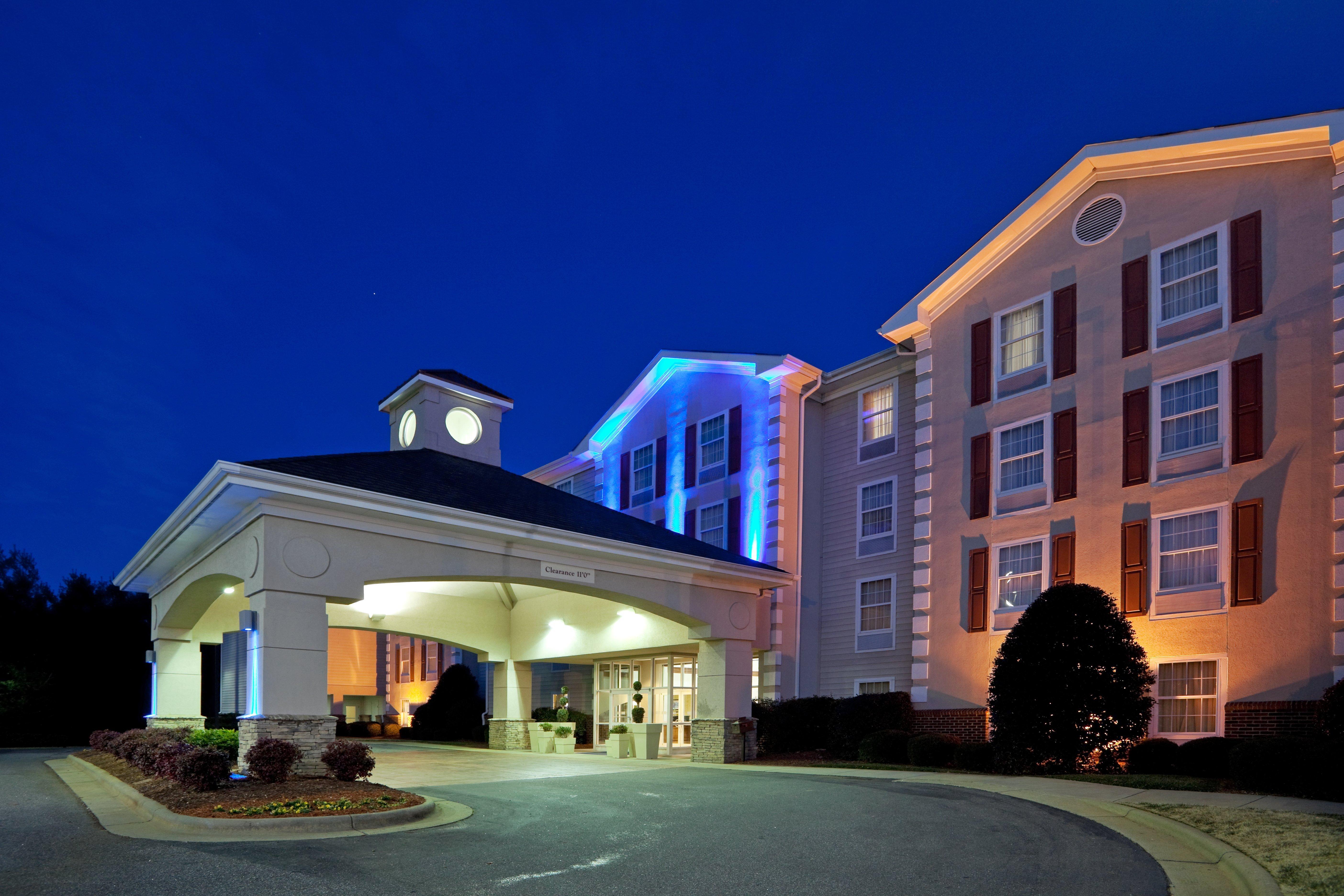 Holiday Inn Express Hotel & Suites Conover - Hickory Area By Ihg Esterno foto