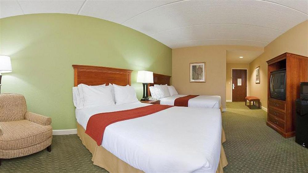 Holiday Inn Express Hotel & Suites Conover - Hickory Area By Ihg Esterno foto