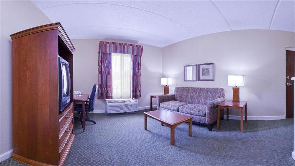 Holiday Inn Express Hotel & Suites Conover - Hickory Area By Ihg Esterno foto