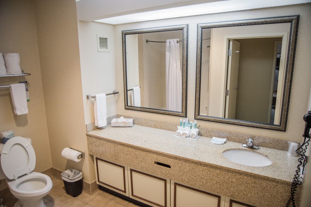 Holiday Inn Express Hotel & Suites Conover - Hickory Area By Ihg Esterno foto
