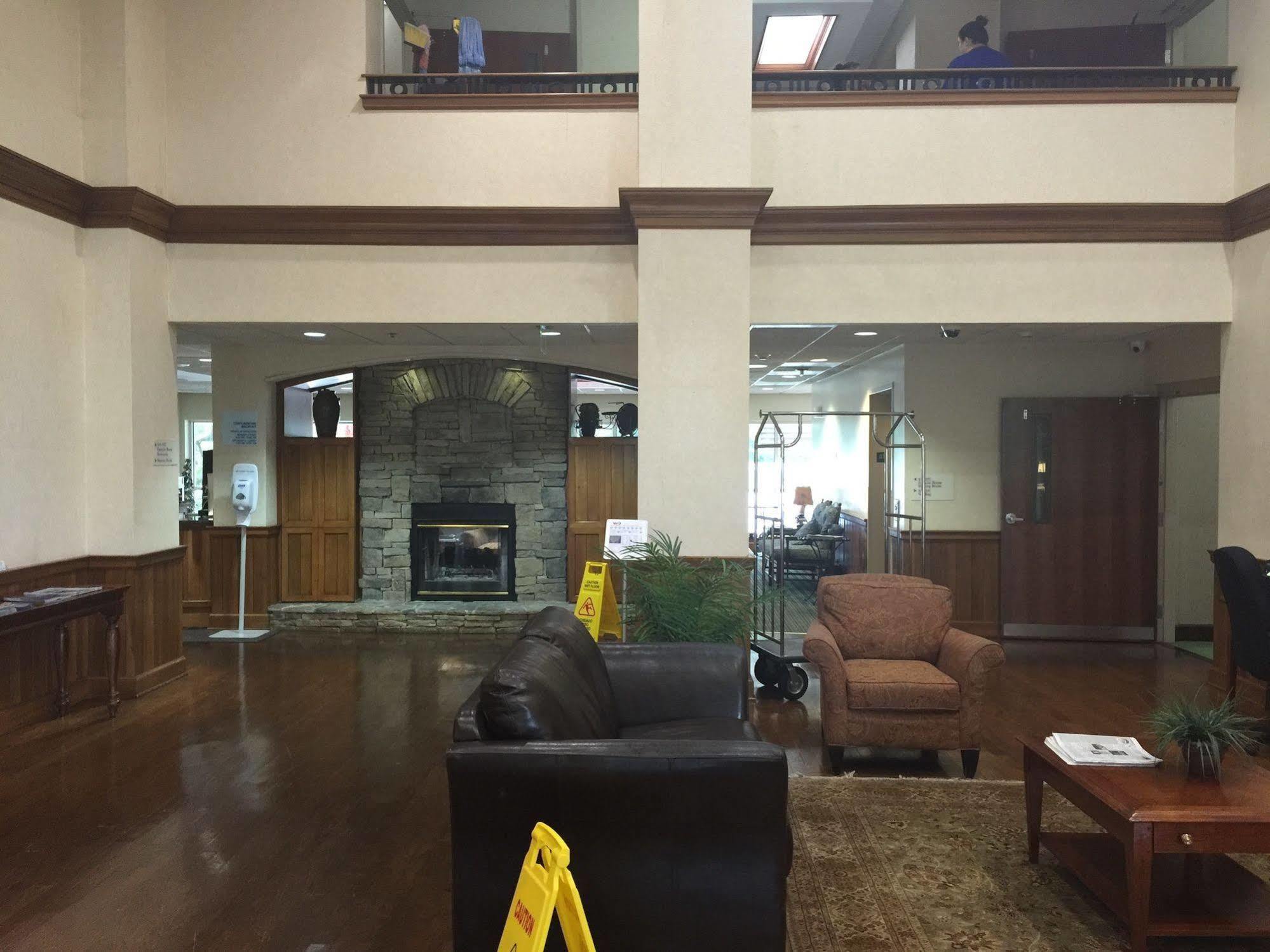 Holiday Inn Express Hotel & Suites Conover - Hickory Area By Ihg Esterno foto