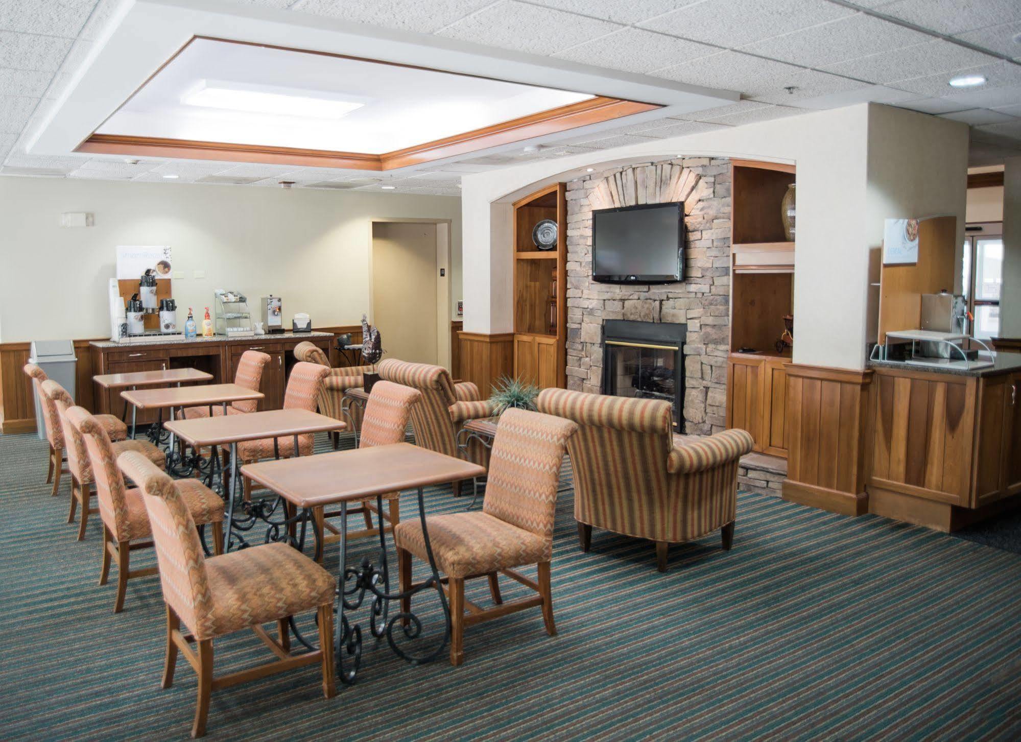 Holiday Inn Express Hotel & Suites Conover - Hickory Area By Ihg Esterno foto