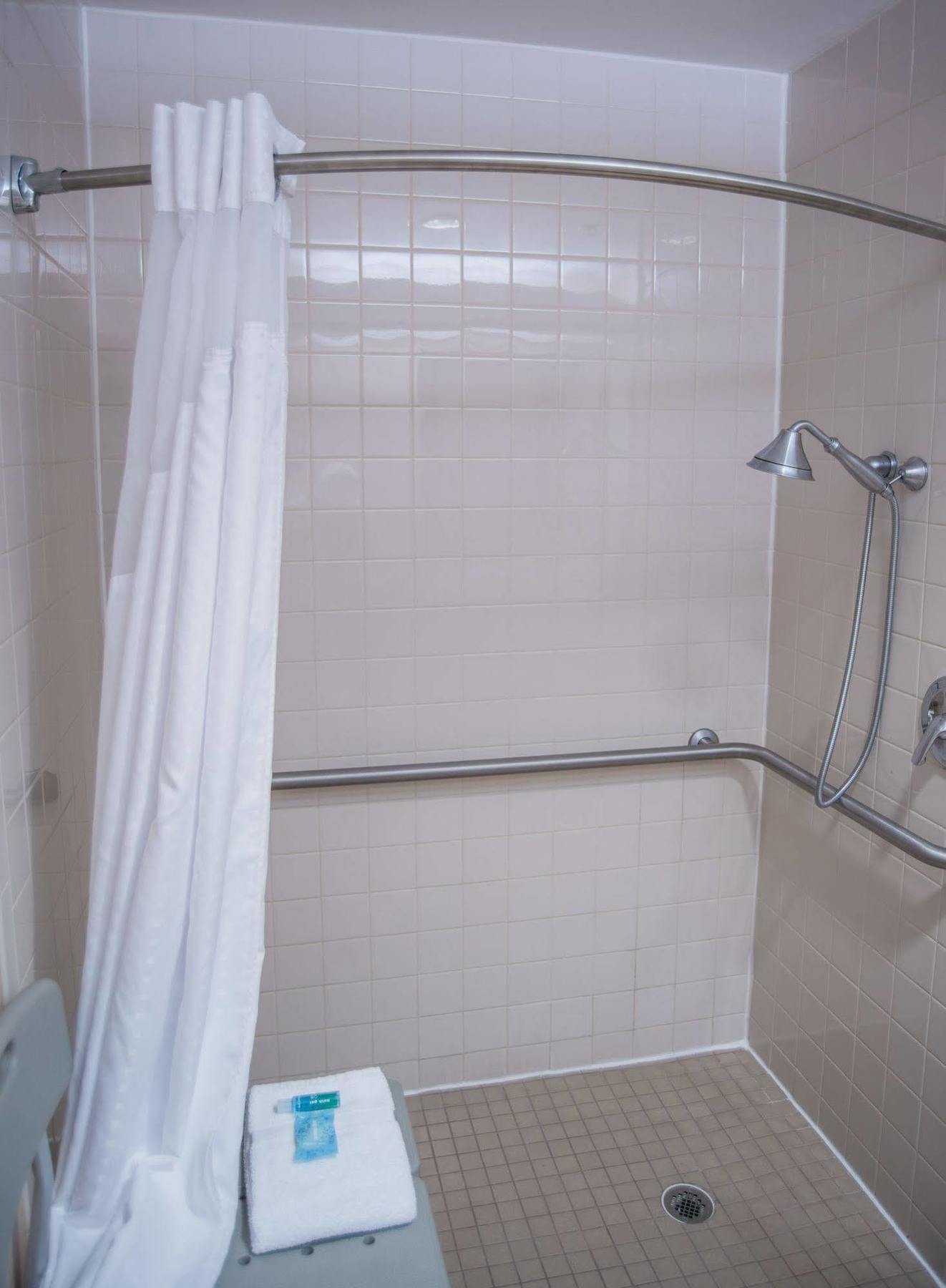 Holiday Inn Express Hotel & Suites Conover - Hickory Area By Ihg Esterno foto