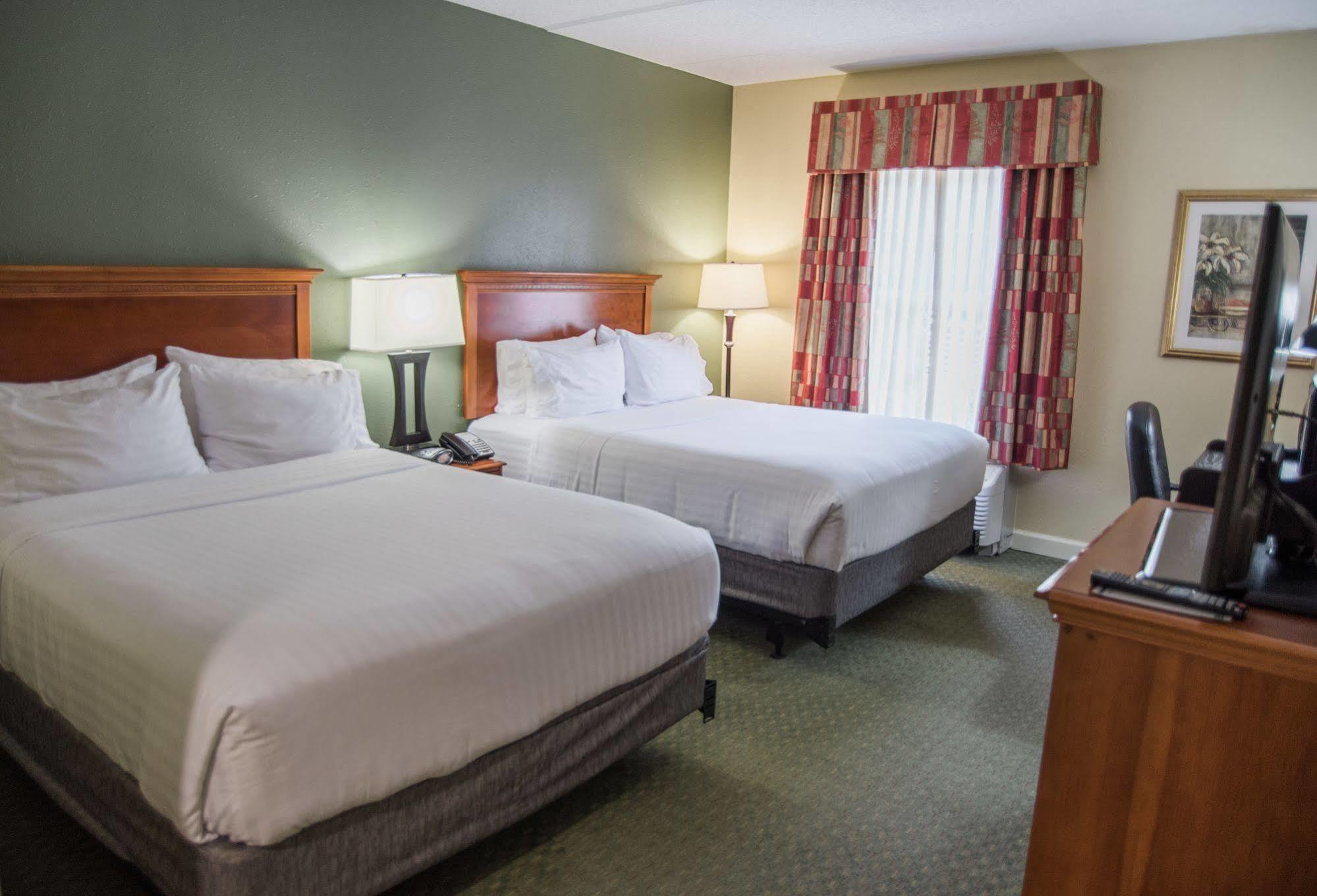 Holiday Inn Express Hotel & Suites Conover - Hickory Area By Ihg Esterno foto