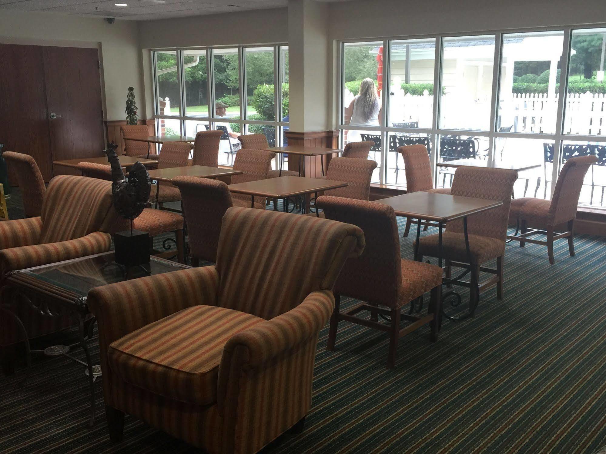 Holiday Inn Express Hotel & Suites Conover - Hickory Area By Ihg Esterno foto