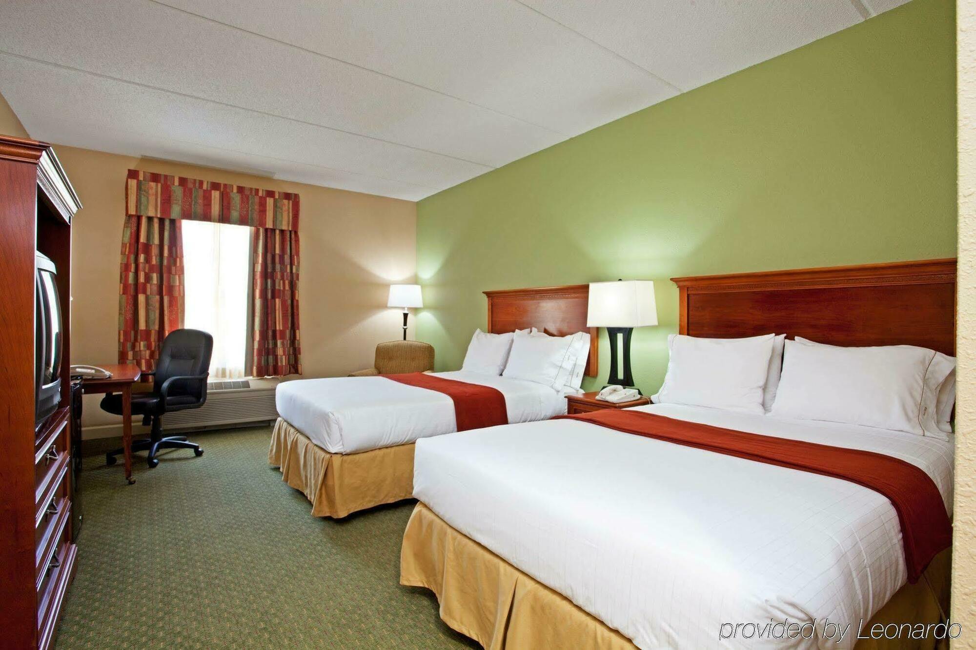 Holiday Inn Express Hotel & Suites Conover - Hickory Area By Ihg Esterno foto