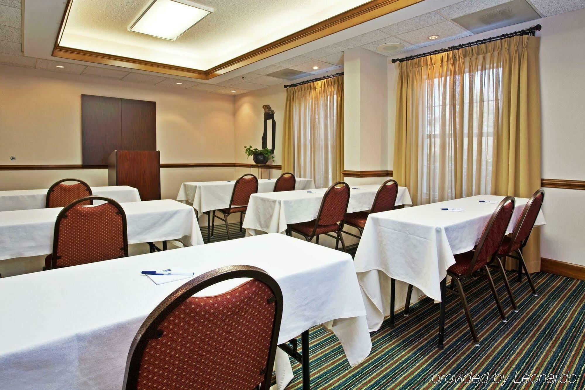 Holiday Inn Express Hotel & Suites Conover - Hickory Area By Ihg Esterno foto