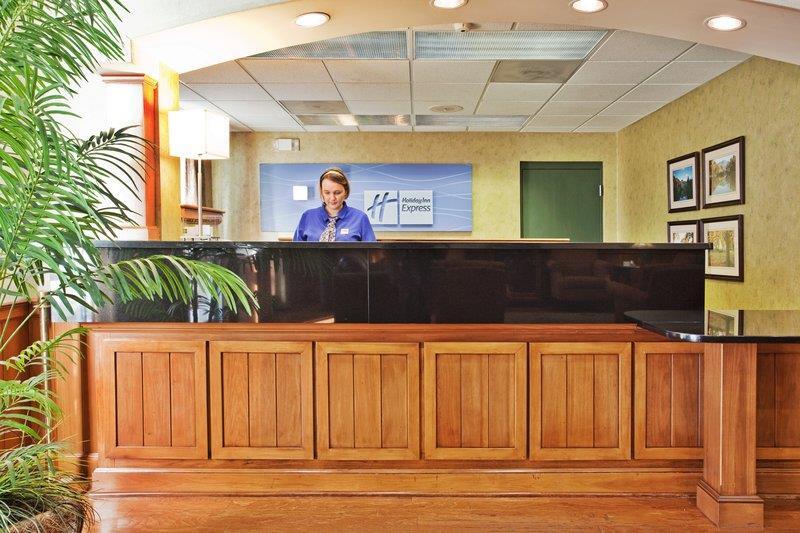 Holiday Inn Express Hotel & Suites Conover - Hickory Area By Ihg Esterno foto